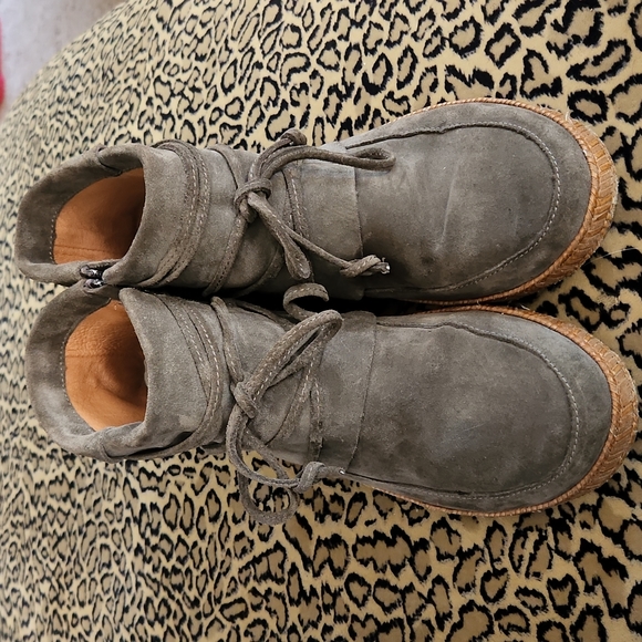 UGG Shoes - Ugg size 8.5